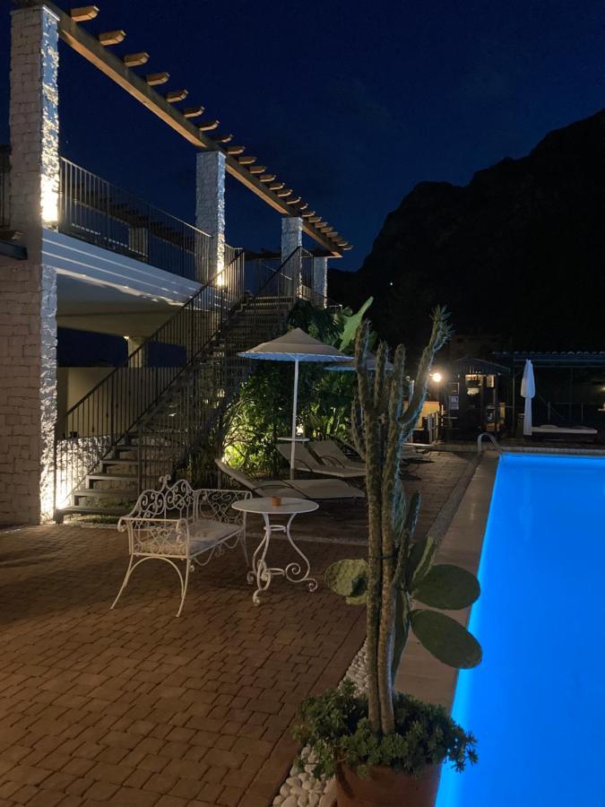 Residenza Le Due Torri Aparthotel Riva del Garda Exterior foto