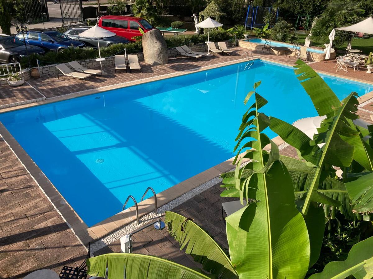 Residenza Le Due Torri Aparthotel Riva del Garda Exterior foto