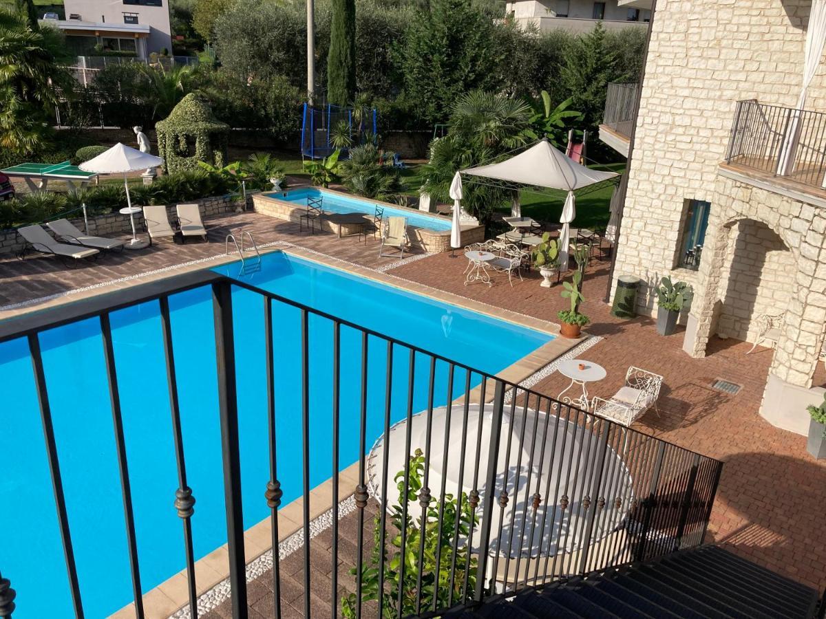 Residenza Le Due Torri Aparthotel Riva del Garda Exterior foto