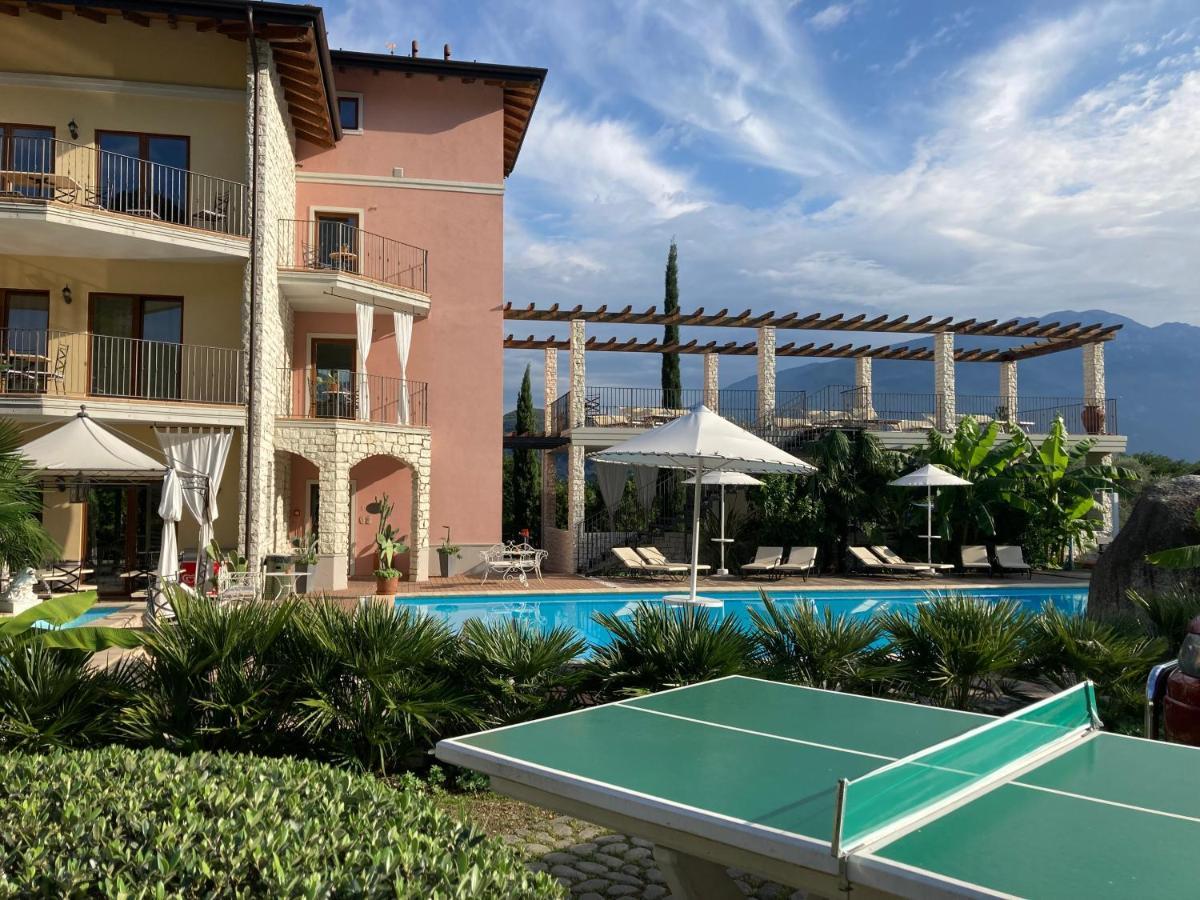 Residenza Le Due Torri Aparthotel Riva del Garda Exterior foto