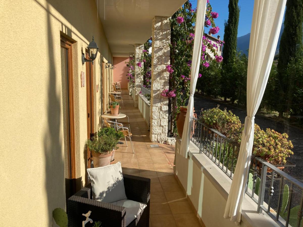 Residenza Le Due Torri Aparthotel Riva del Garda Exterior foto