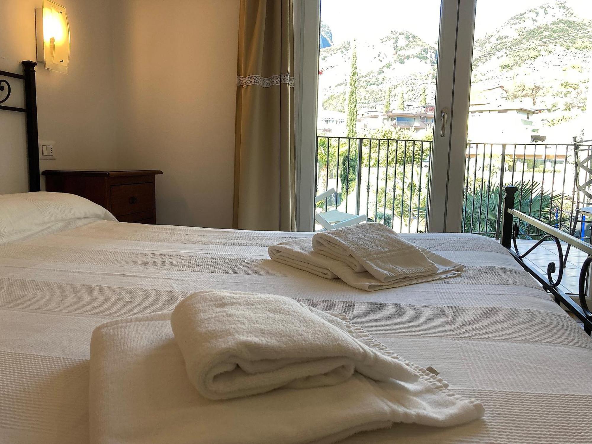 Residenza Le Due Torri Aparthotel Riva del Garda Exterior foto